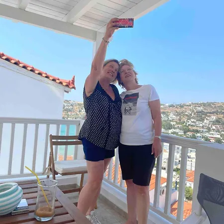 Relax With A View باتسي